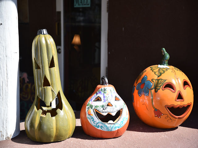 Ceramic pumpkins outside Moriarity shop