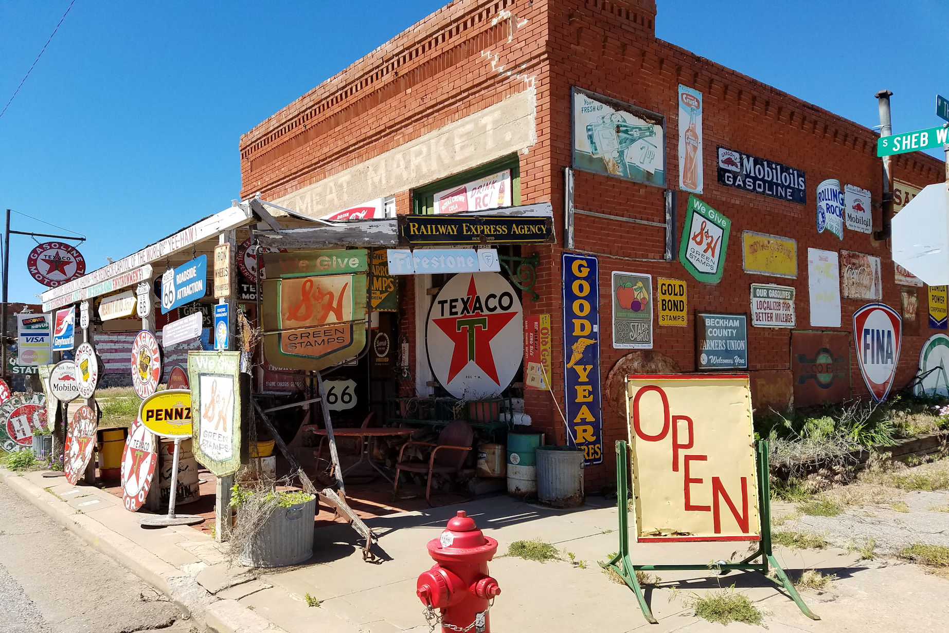 Sand Hill Curiosity Shop, Erick OK