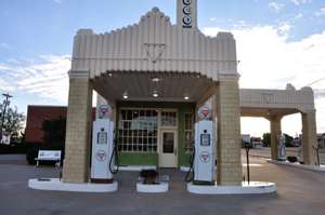 Tower Conoco Station, Shamrock TX